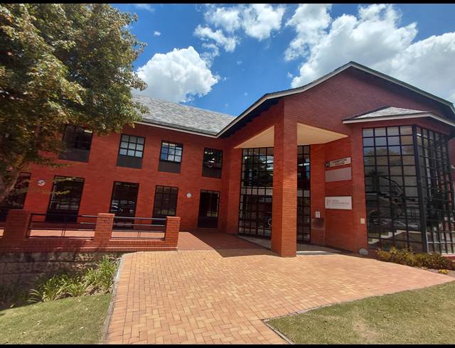 364M² OFFICE TO LET IN LYME PARK